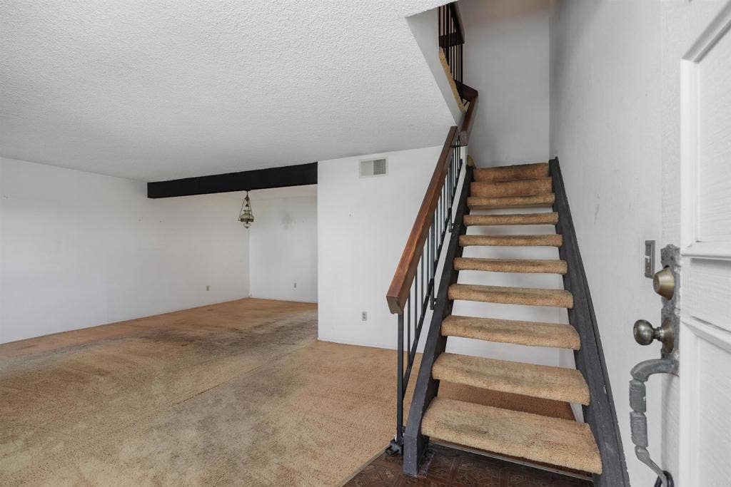 2714 Via Juanita, Carlsbad, CA 92010 2714 Via Juanita, Carlsbad, CA 92010
