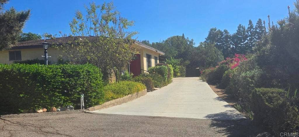 8349 Merrill Drive, Lakeside, CA 92040 8349 Merrill Drive, Lakeside, CA 92040