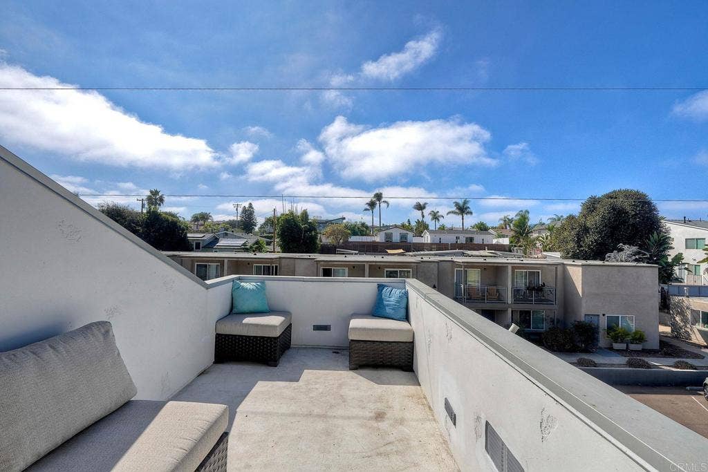 1222 N. Coast Hwy 101, Encinitas, CA 92024 1222 N. Coast Hwy 101, Encinitas, CA 92024
