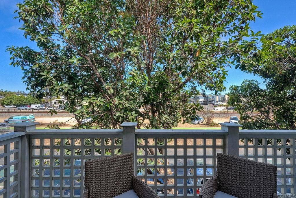 1222 N. Coast Hwy 101, Encinitas, CA 92024 1222 N. Coast Hwy 101, Encinitas, CA 92024