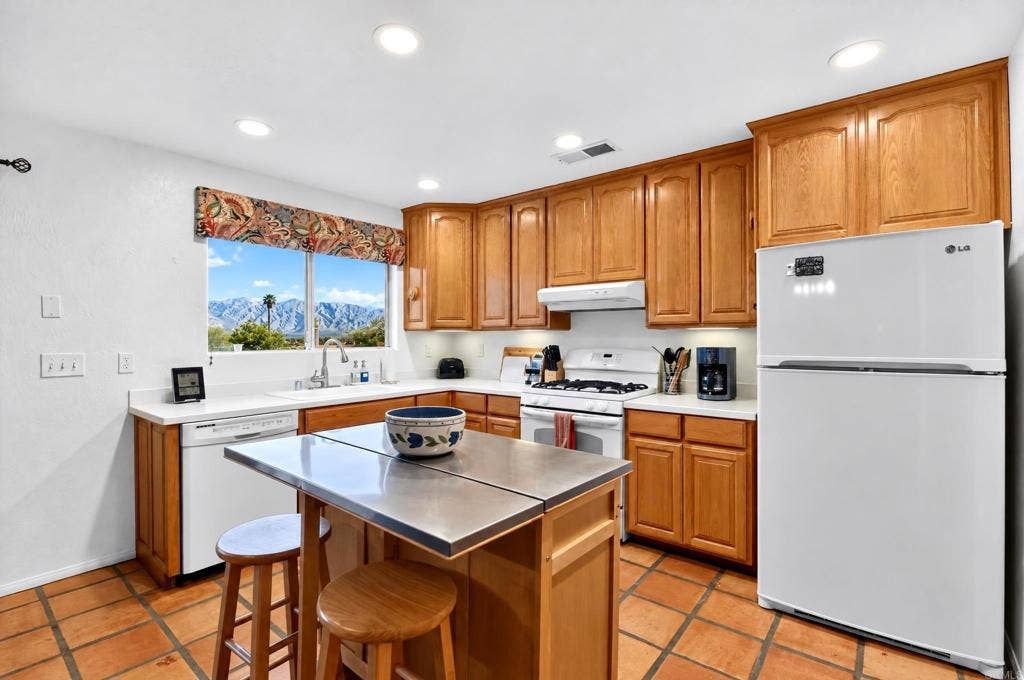 3814 Pecos Drive, Borrego Springs, CA 92004 3814 Pecos Drive, Borrego Springs, CA 92004