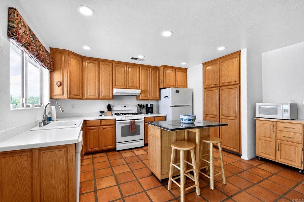 3814 Pecos Drive, Borrego Springs, CA 92004 3814 Pecos Drive, Borrego Springs, CA 92004