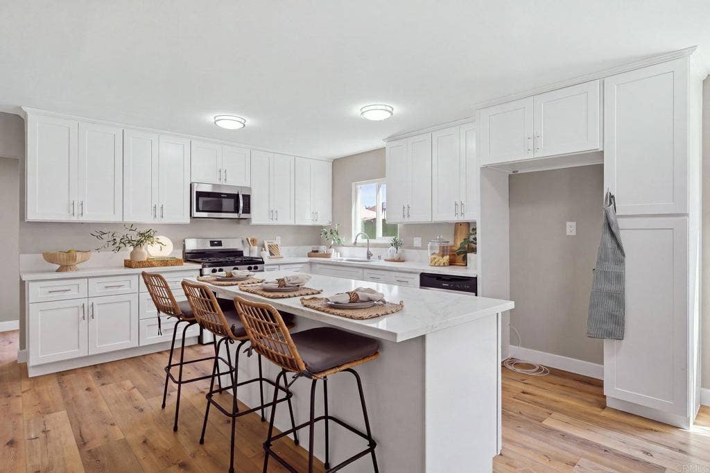 Mira Mesa, CA 92126 Mira Mesa, CA 92126