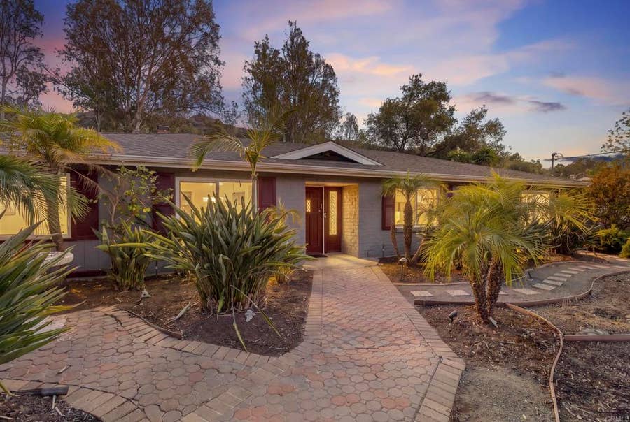 Property photo for 12845 Stone Canyon Rd, Poway, CA