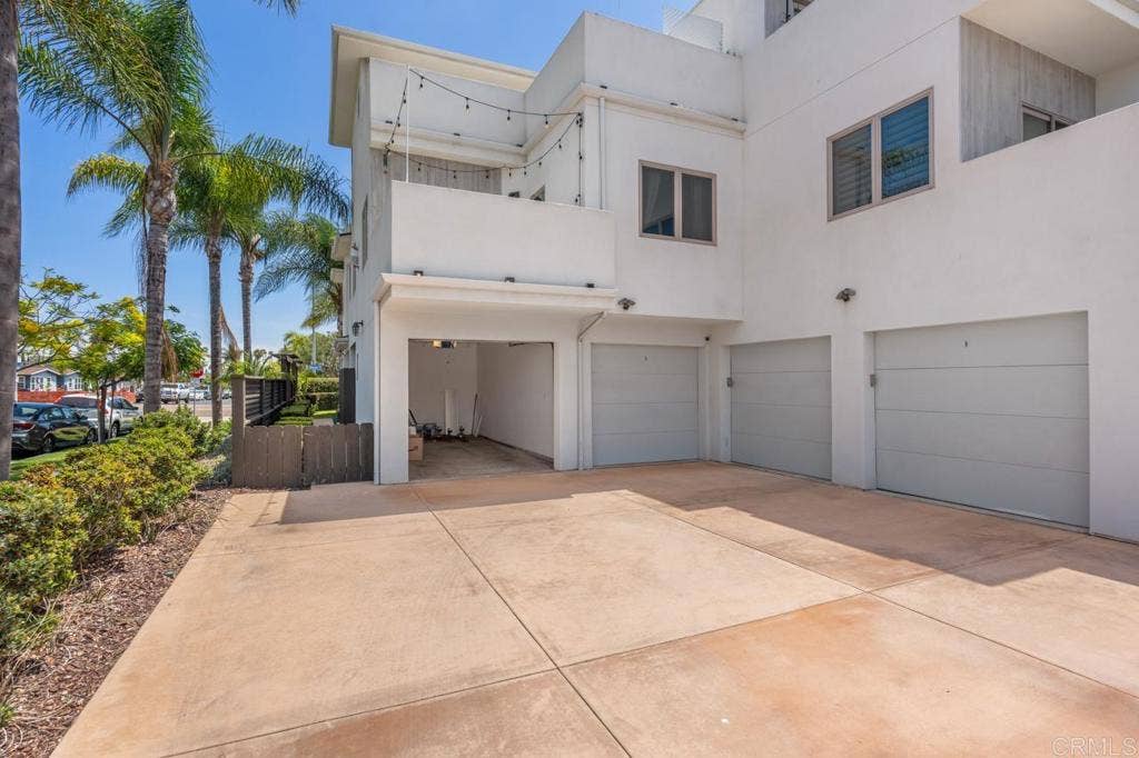 4410 Gresham, San Diego, CA 92109 4410 Gresham, San Diego, CA 92109