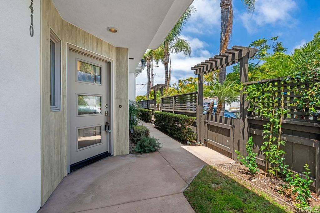 4410 Gresham, San Diego, CA 92109 4410 Gresham, San Diego, CA 92109