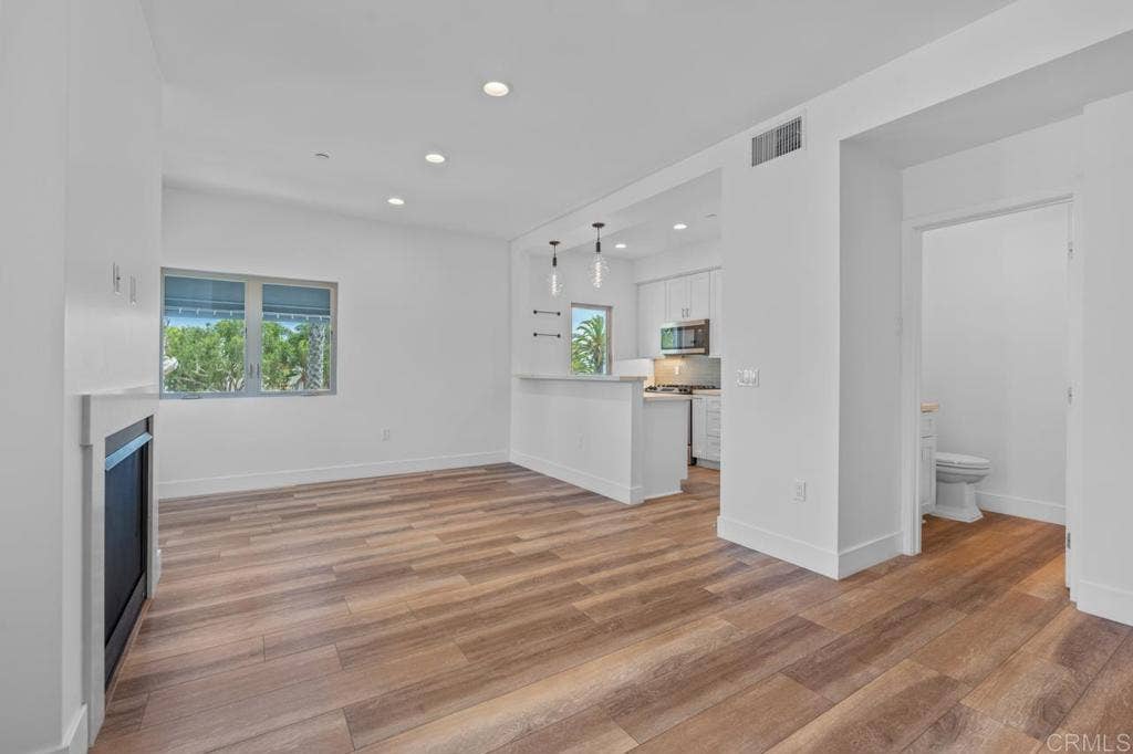 4410 Gresham, San Diego, CA 92109 4410 Gresham, San Diego, CA 92109