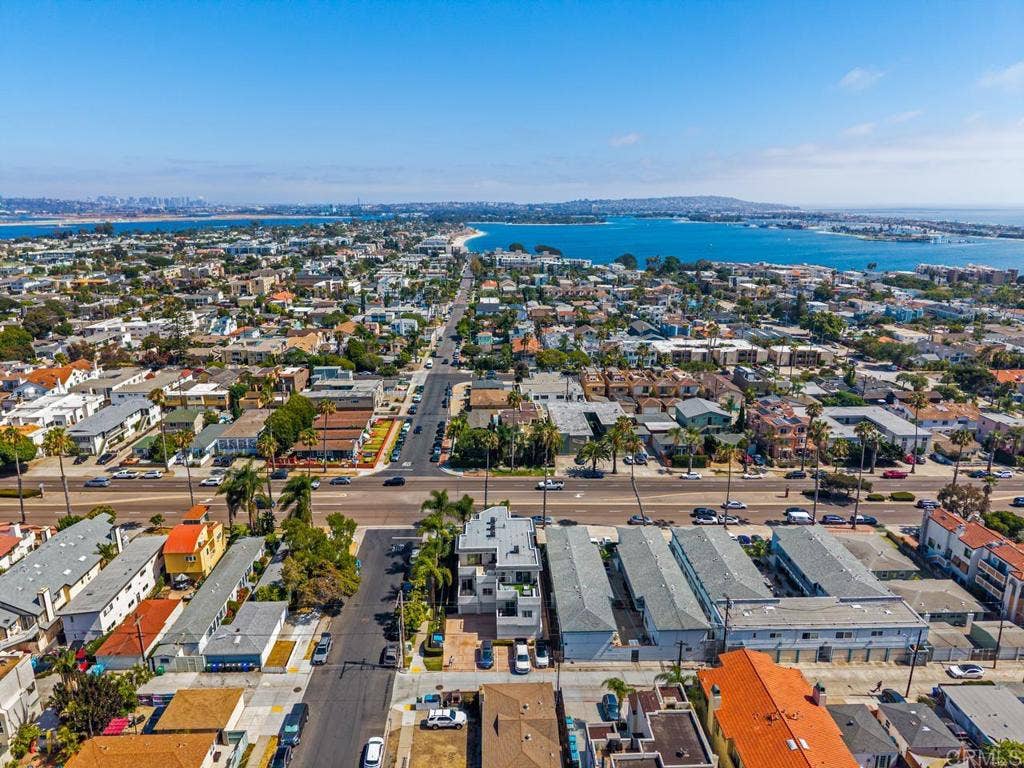 4410 Gresham, San Diego, CA 92109 4410 Gresham, San Diego, CA 92109