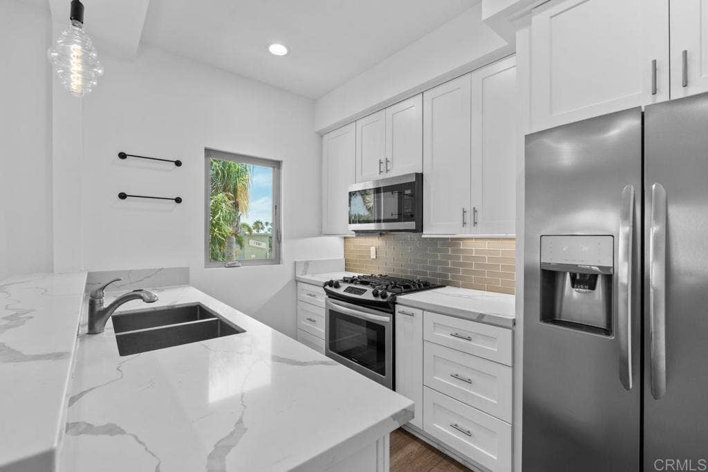 4410 Gresham, San Diego, CA 92109 4410 Gresham, San Diego, CA 92109