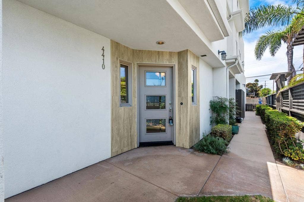 4410 Gresham, San Diego, CA 92109 4410 Gresham, San Diego, CA 92109