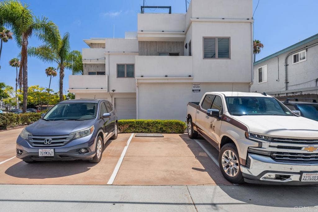 4410 Gresham, San Diego, CA 92109 4410 Gresham, San Diego, CA 92109