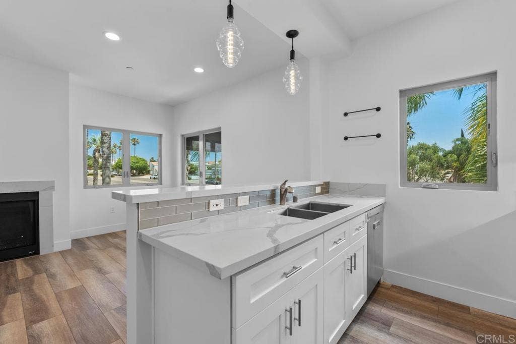 4410 Gresham, San Diego, CA 92109 4410 Gresham, San Diego, CA 92109
