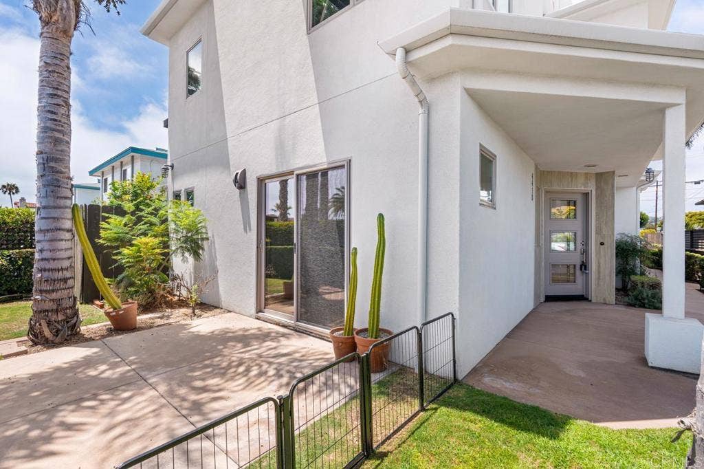 4410 Gresham, San Diego, CA 92109 4410 Gresham, San Diego, CA 92109