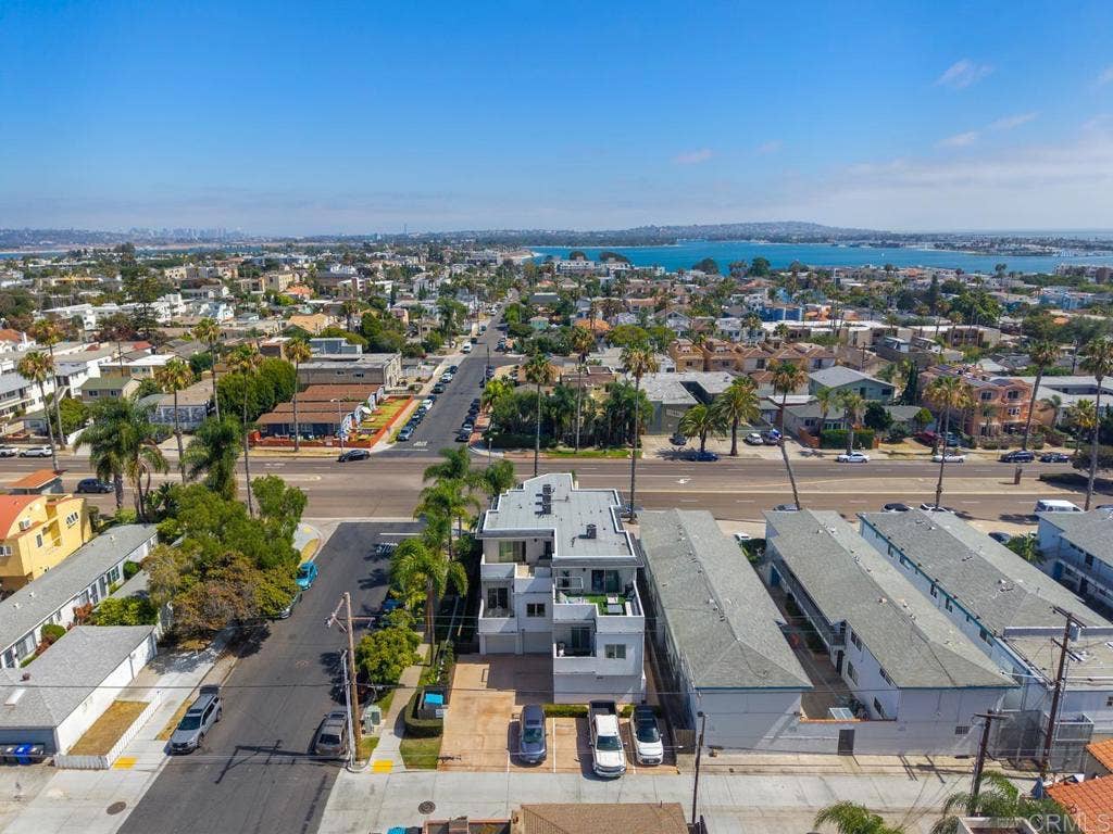 4410 Gresham, San Diego, CA 92109 4410 Gresham, San Diego, CA 92109