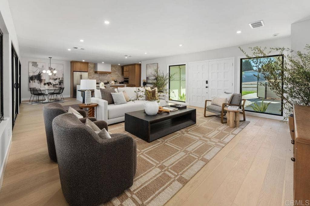 5877 Soledad Mountain Road, La Jolla, CA 92037