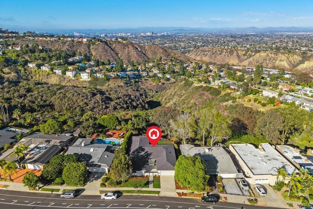 5877 Soledad Mountain Road, La Jolla, CA 92037