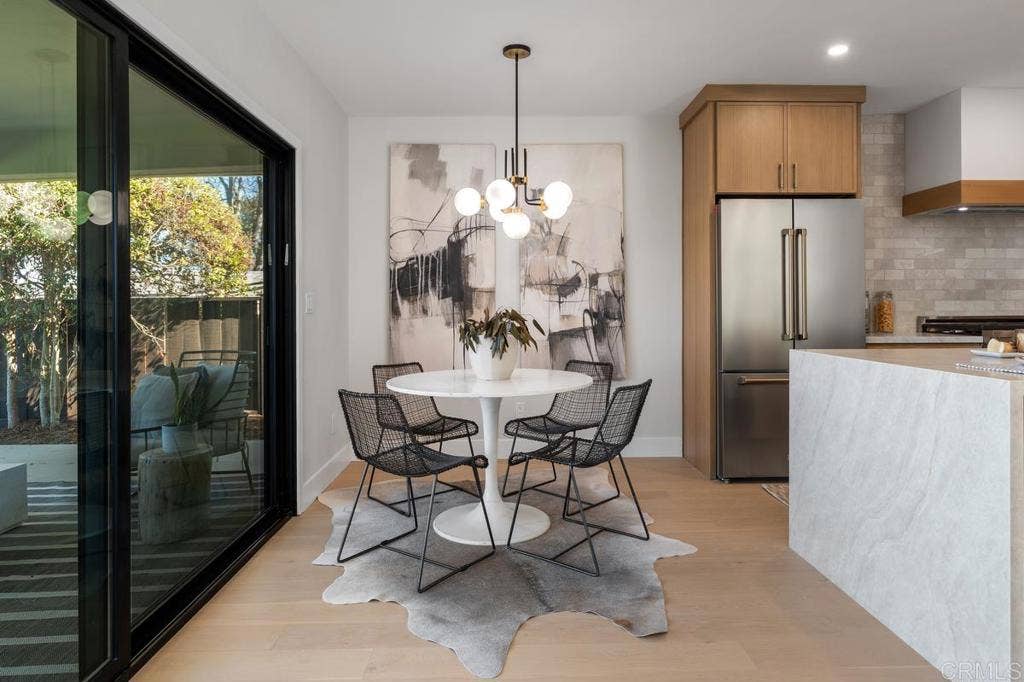 5877 Soledad Mountain Road, La Jolla, CA 92037