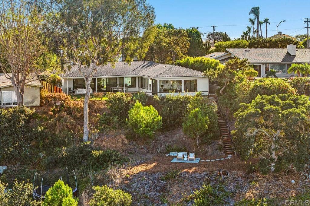 5877 Soledad Mountain Road, La Jolla, CA 92037