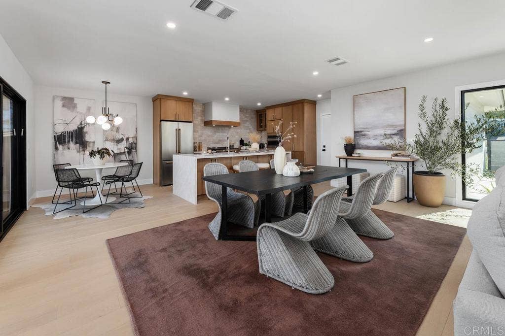 5877 Soledad Mountain Road, La Jolla, CA 92037