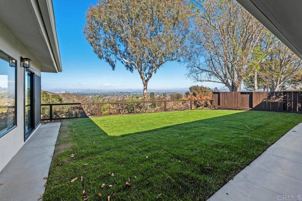 5877 Soledad Mountain Road, La Jolla, CA 92037