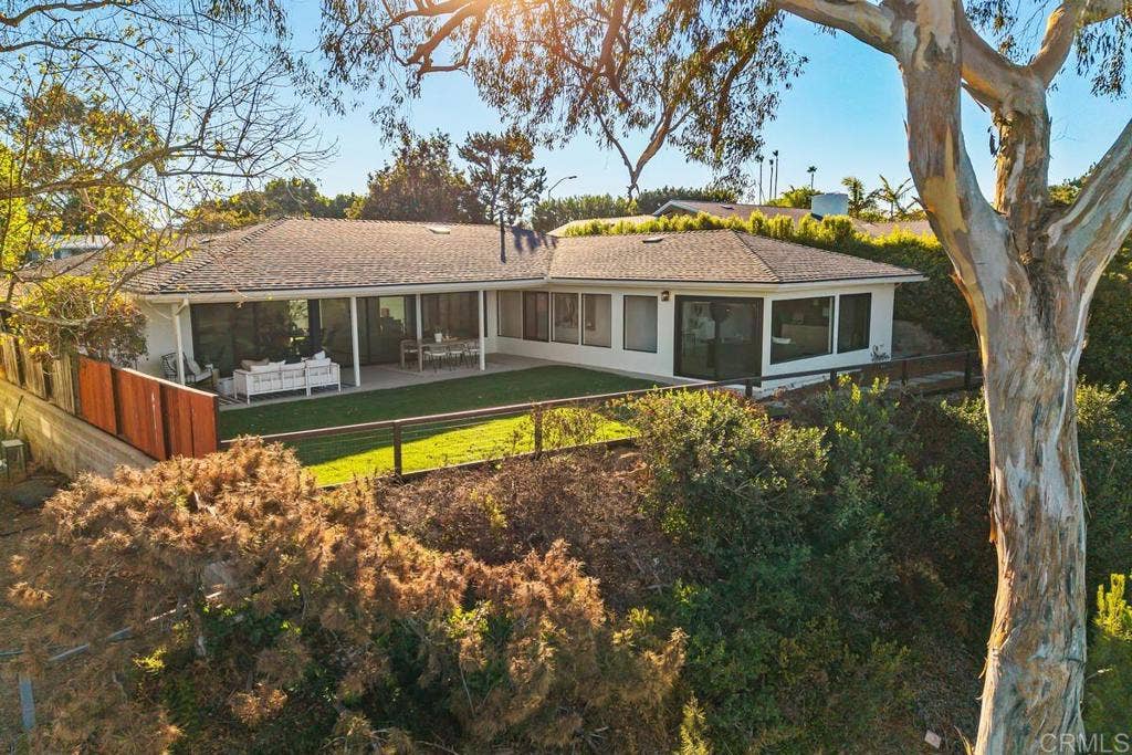 5877 Soledad Mountain Road, La Jolla, CA 92037