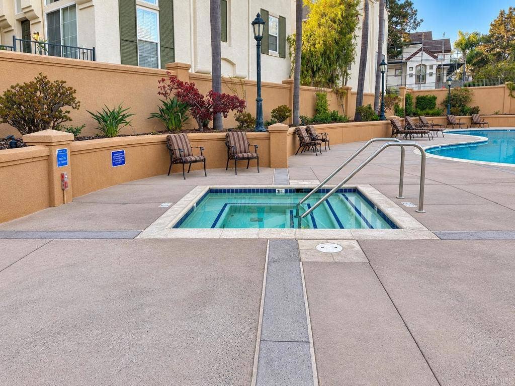 12376 Carmel Country Road, #J302, San Diego, CA 92130 12376 Carmel Country Road, #J302, San Diego, CA 92130