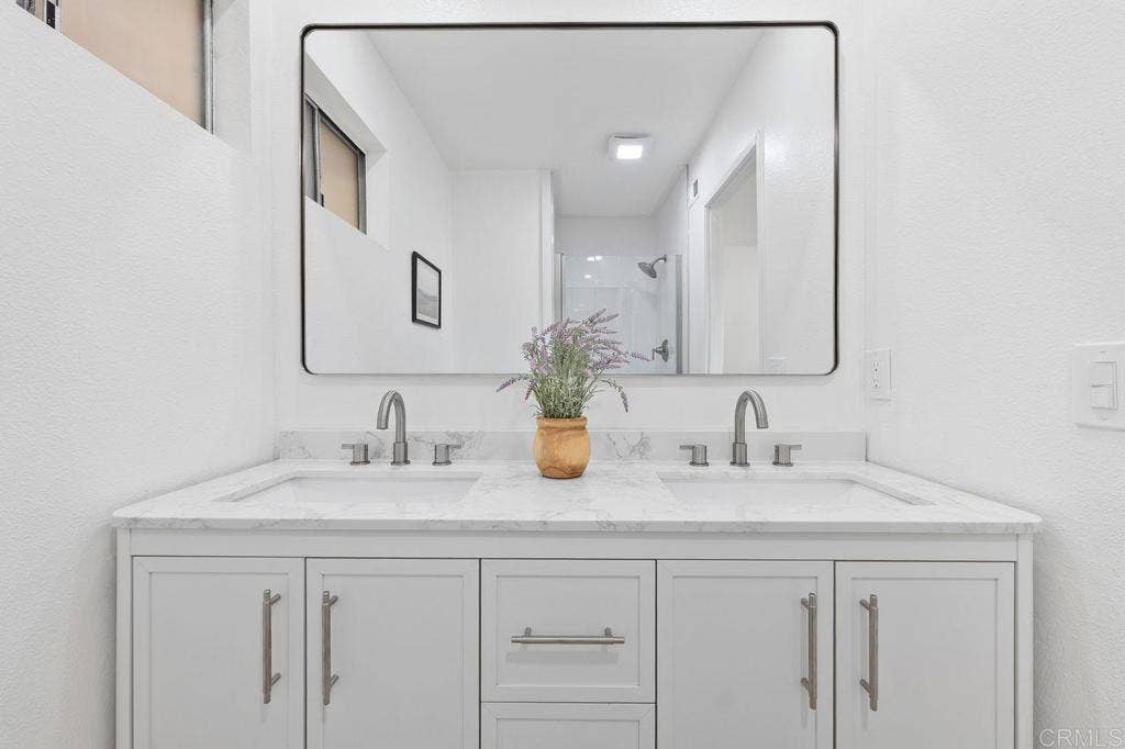 4795 Robbins St, San Diego, CA 92122