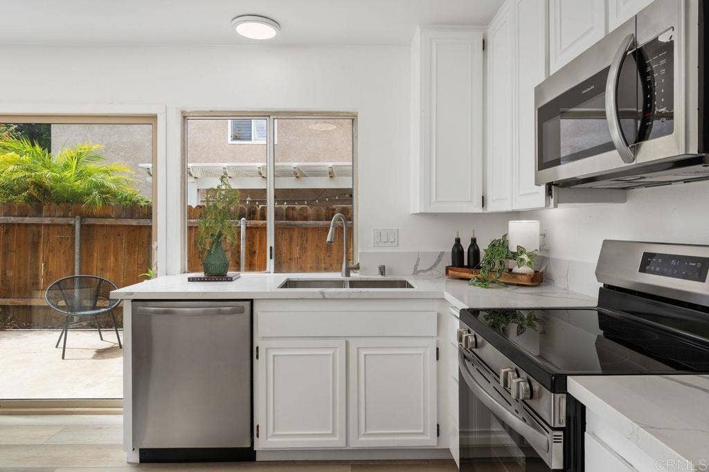4795 Robbins St, San Diego, CA 92122