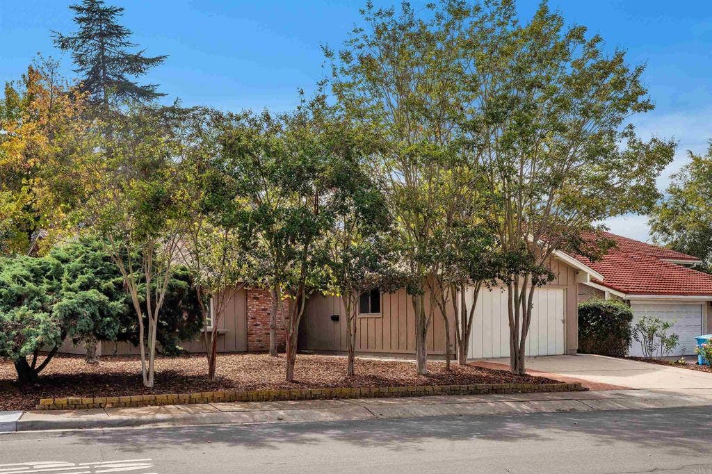 4795 Robbins St, San Diego, CA 92122