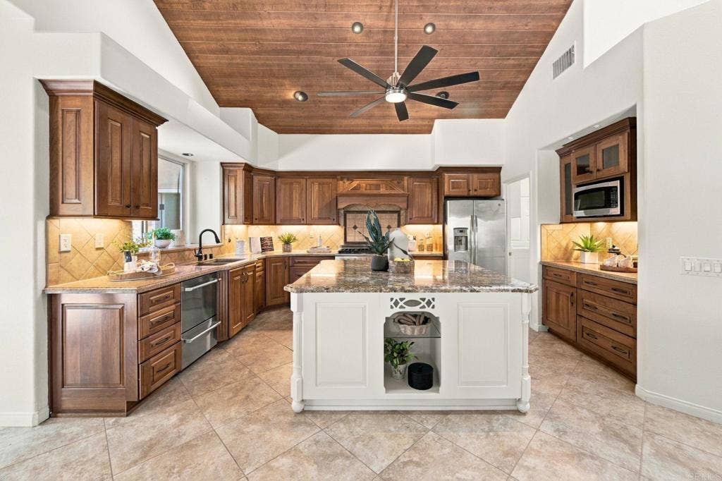 1753 Premier Street, Fallbrook, CA 92028 1753 Premier Street, Fallbrook, CA 92028