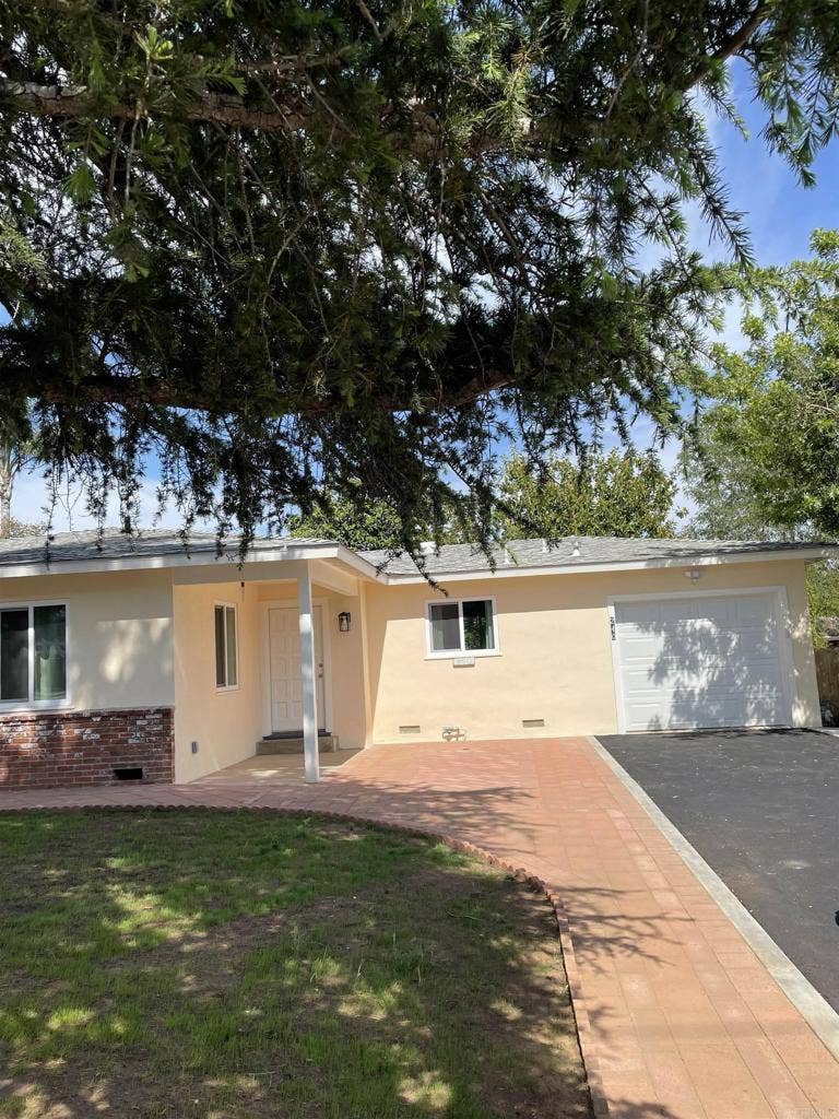 Property photo for 240 Potter Street, Fallbrook, CA