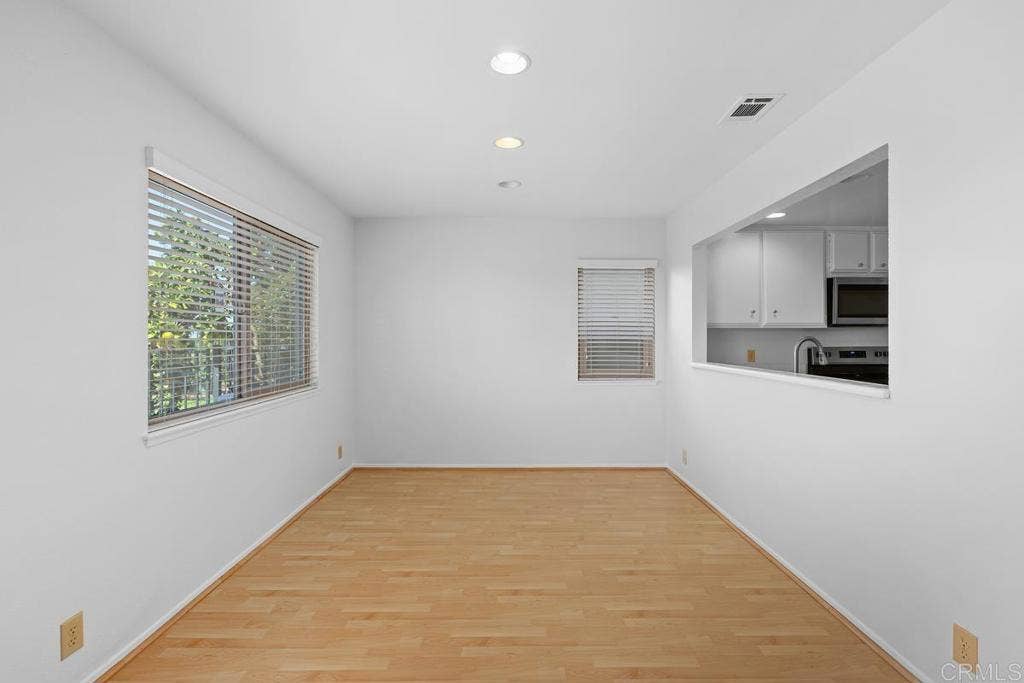 6547 Via Barona, Carlsbad, CA 92009 6547 Via Barona, Carlsbad, CA 92009