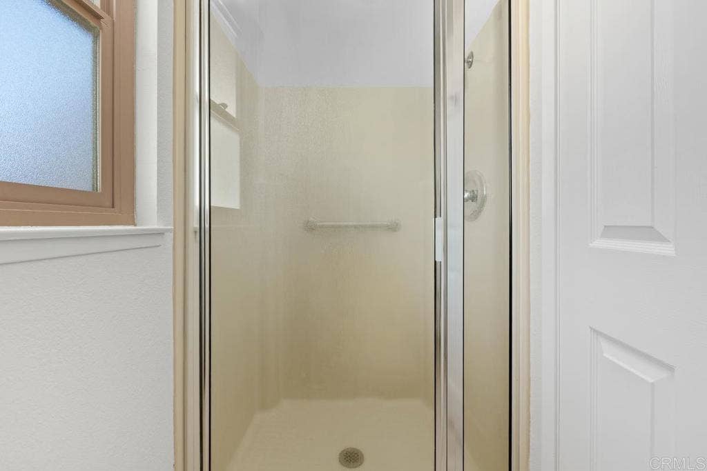 6547 Via Barona, Carlsbad, CA 92009 6547 Via Barona, Carlsbad, CA 92009