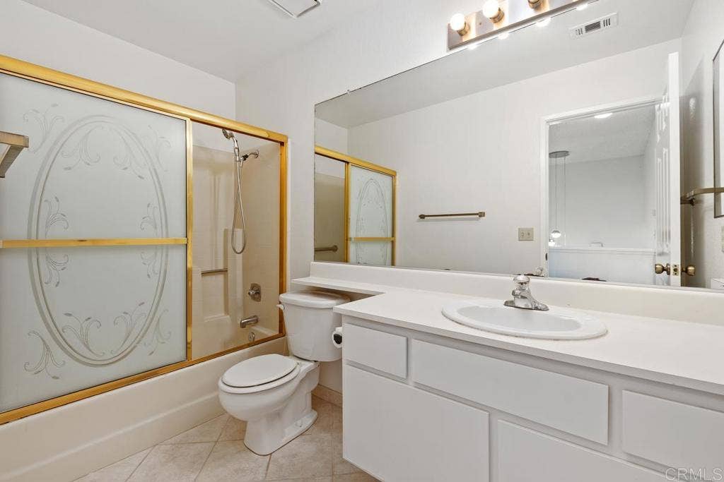 6547 Via Barona, Carlsbad, CA 92009 6547 Via Barona, Carlsbad, CA 92009