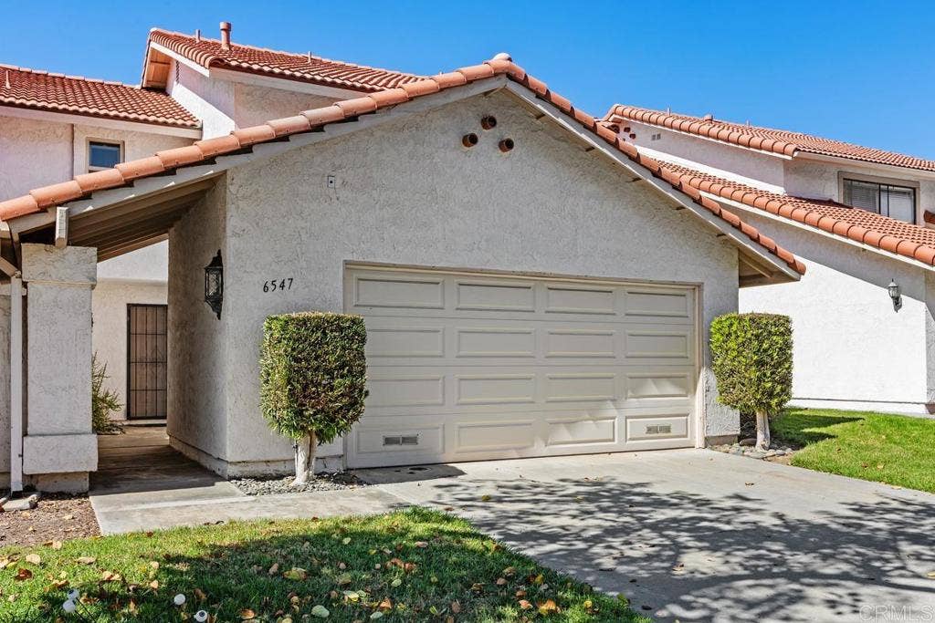 6547 Via Barona, Carlsbad, CA 92009 6547 Via Barona, Carlsbad, CA 92009
