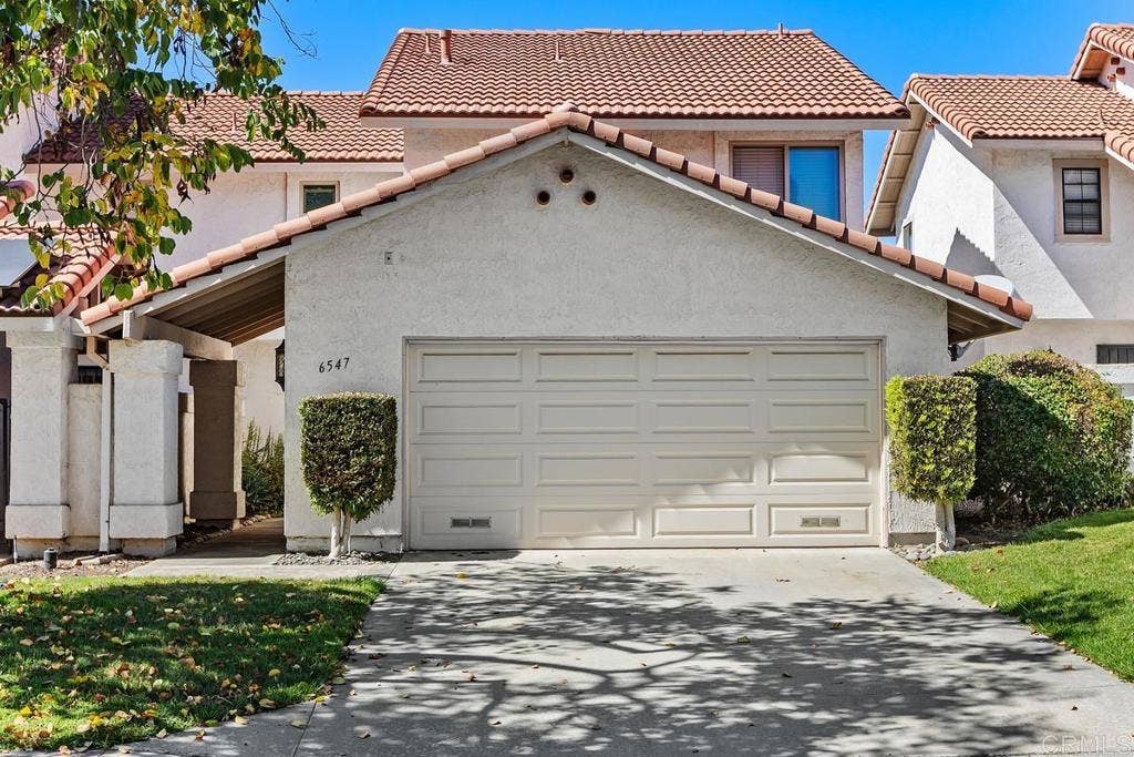 6547 Via Barona, Carlsbad, CA 92009 6547 Via Barona, Carlsbad, CA 92009