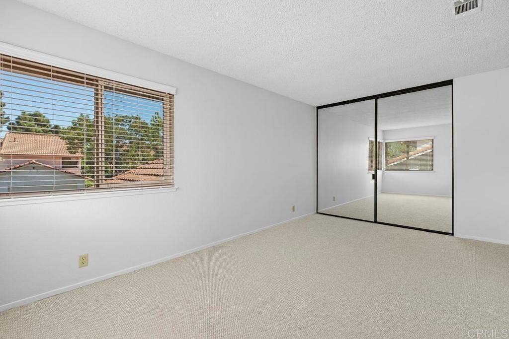 6547 Via Barona, Carlsbad, CA 92009 6547 Via Barona, Carlsbad, CA 92009