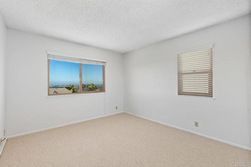 6547 Via Barona, Carlsbad, CA 92009 6547 Via Barona, Carlsbad, CA 92009