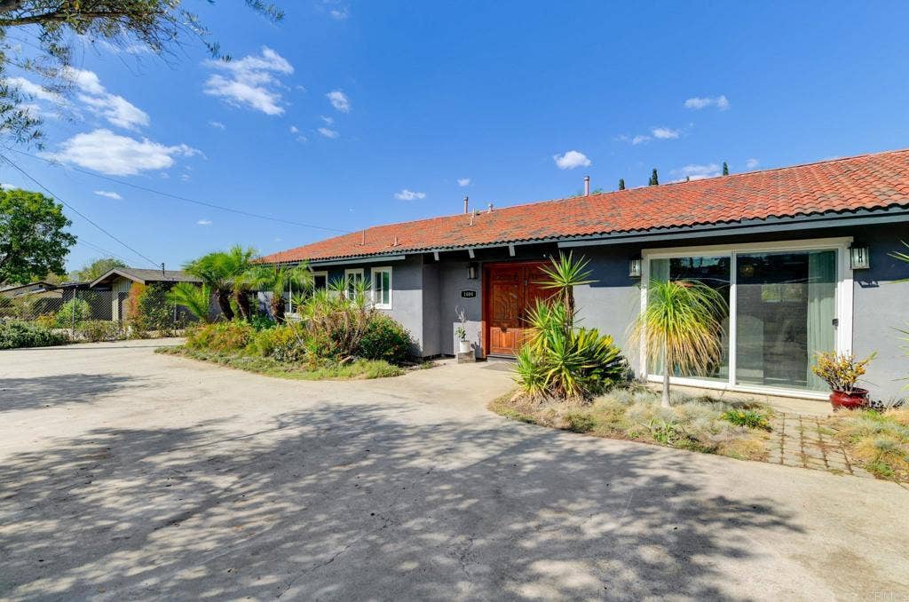 1604 Gustavo Street, El Cajon, CA 92019 1604 Gustavo Street, El Cajon, CA 92019