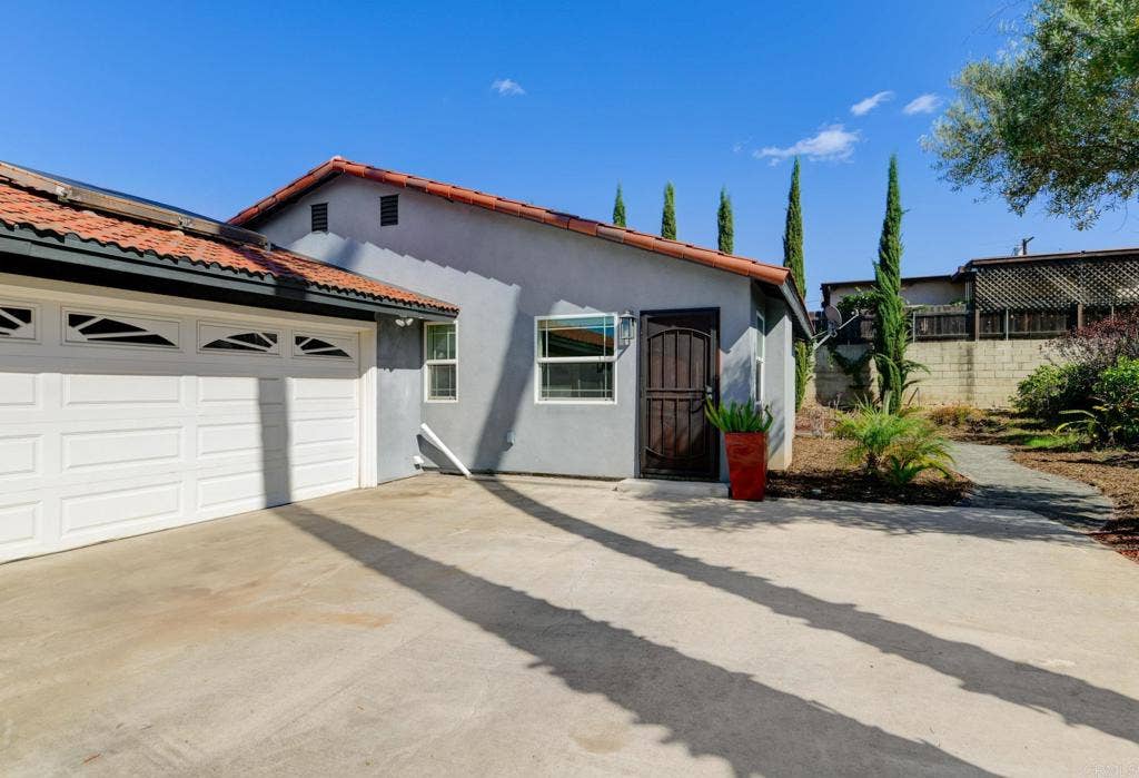 1604 Gustavo Street, El Cajon, CA 92019 1604 Gustavo Street, El Cajon, CA 92019