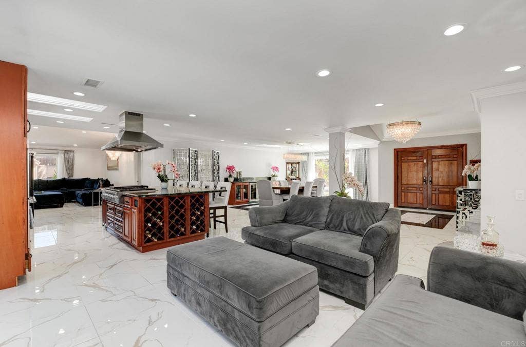1604 Gustavo Street, El Cajon, CA 92019 1604 Gustavo Street, El Cajon, CA 92019