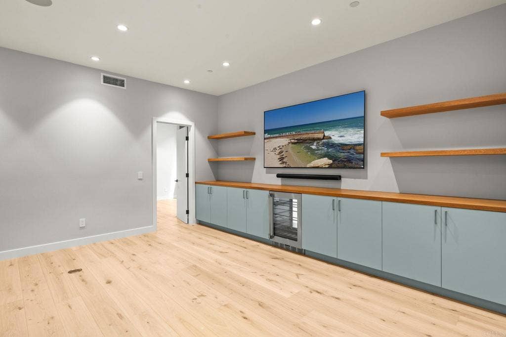 328 12Th Street, Del Mar, CA 92014 328 12Th Street, Del Mar, CA 92014