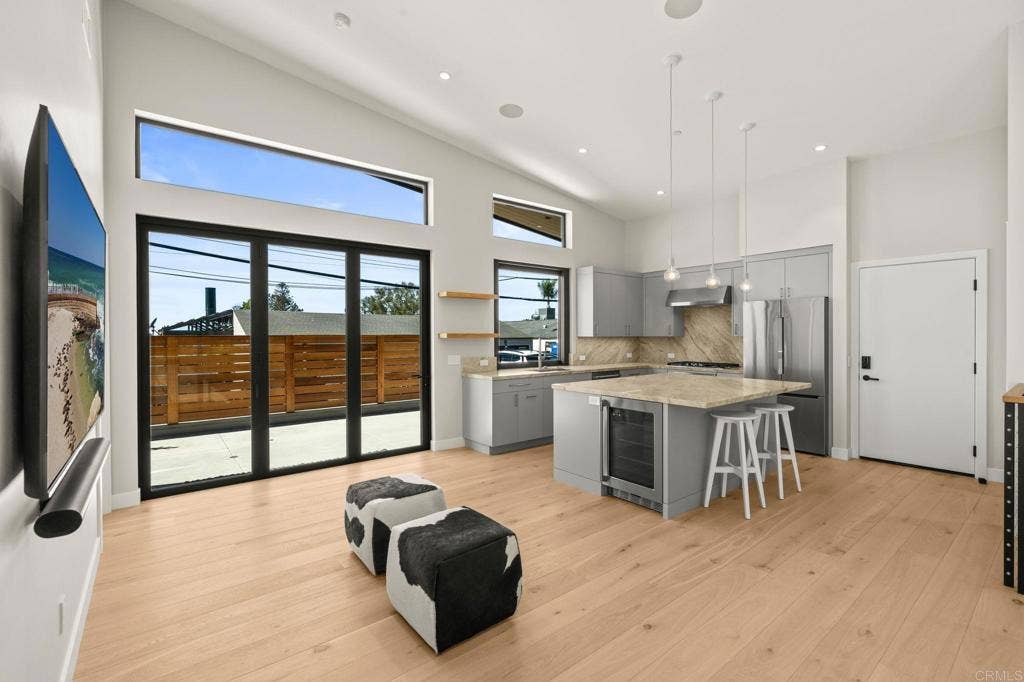 328 12Th Street, Del Mar, CA 92014 328 12Th Street, Del Mar, CA 92014