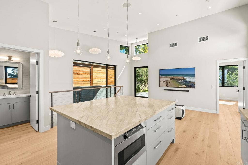 328 12Th Street, Del Mar, CA 92014 328 12Th Street, Del Mar, CA 92014