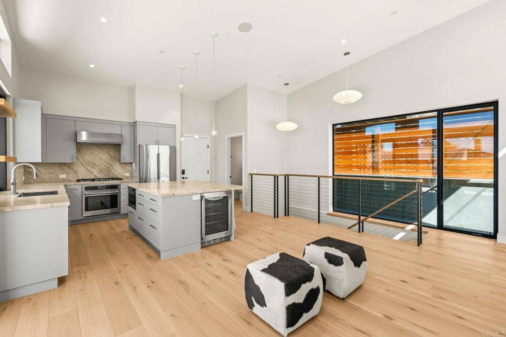 328 12Th Street, Del Mar, CA 92014 328 12Th Street, Del Mar, CA 92014