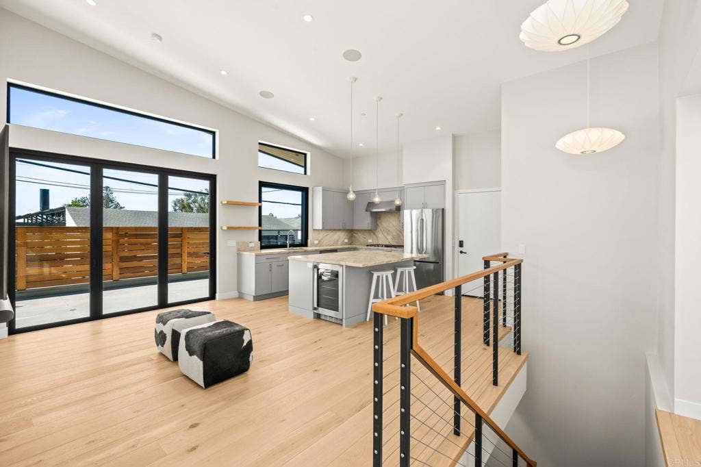 328 12Th Street, Del Mar, CA 92014 328 12Th Street, Del Mar, CA 92014