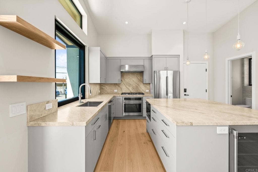 328 12Th Street, Del Mar, CA 92014 328 12Th Street, Del Mar, CA 92014
