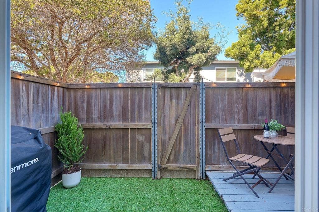 981 N Vulcan Avenue, #4, Encinitas, CA 92024 981 N Vulcan Avenue, #4, Encinitas, CA 92024