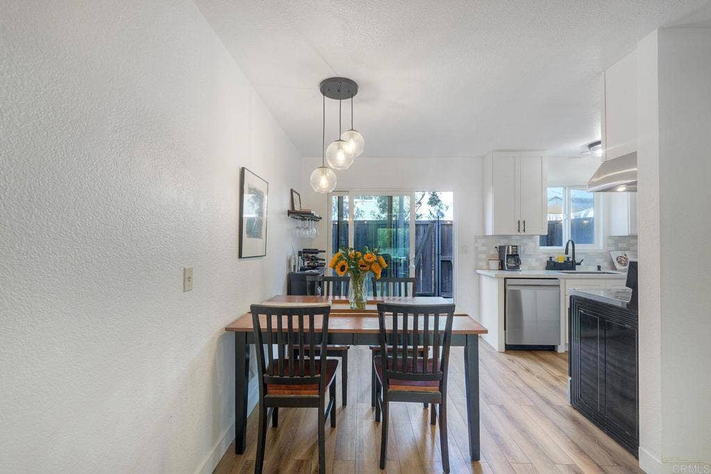 981 N Vulcan Avenue, #4, Encinitas, CA 92024 981 N Vulcan Avenue, #4, Encinitas, CA 92024