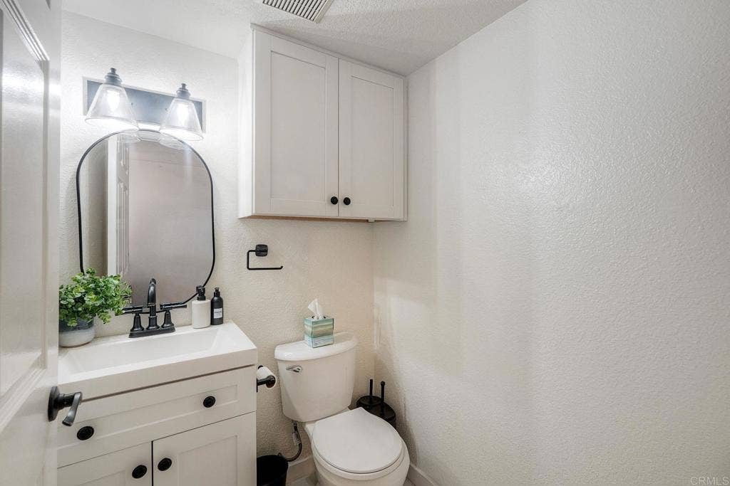 981 N Vulcan Avenue, #4, Encinitas, CA 92024 981 N Vulcan Avenue, #4, Encinitas, CA 92024